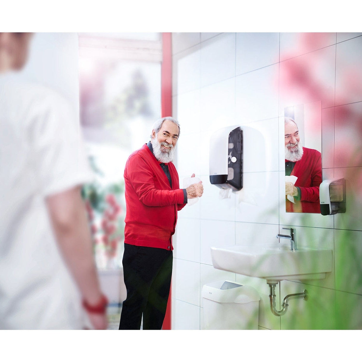 KATRIN Inclusive Handtuchpapierspender Medium Farbvariante: Weiß