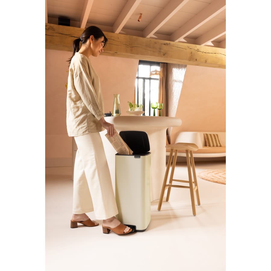 Brabantia Bo Treteimer mit Pedal, 30 Liter