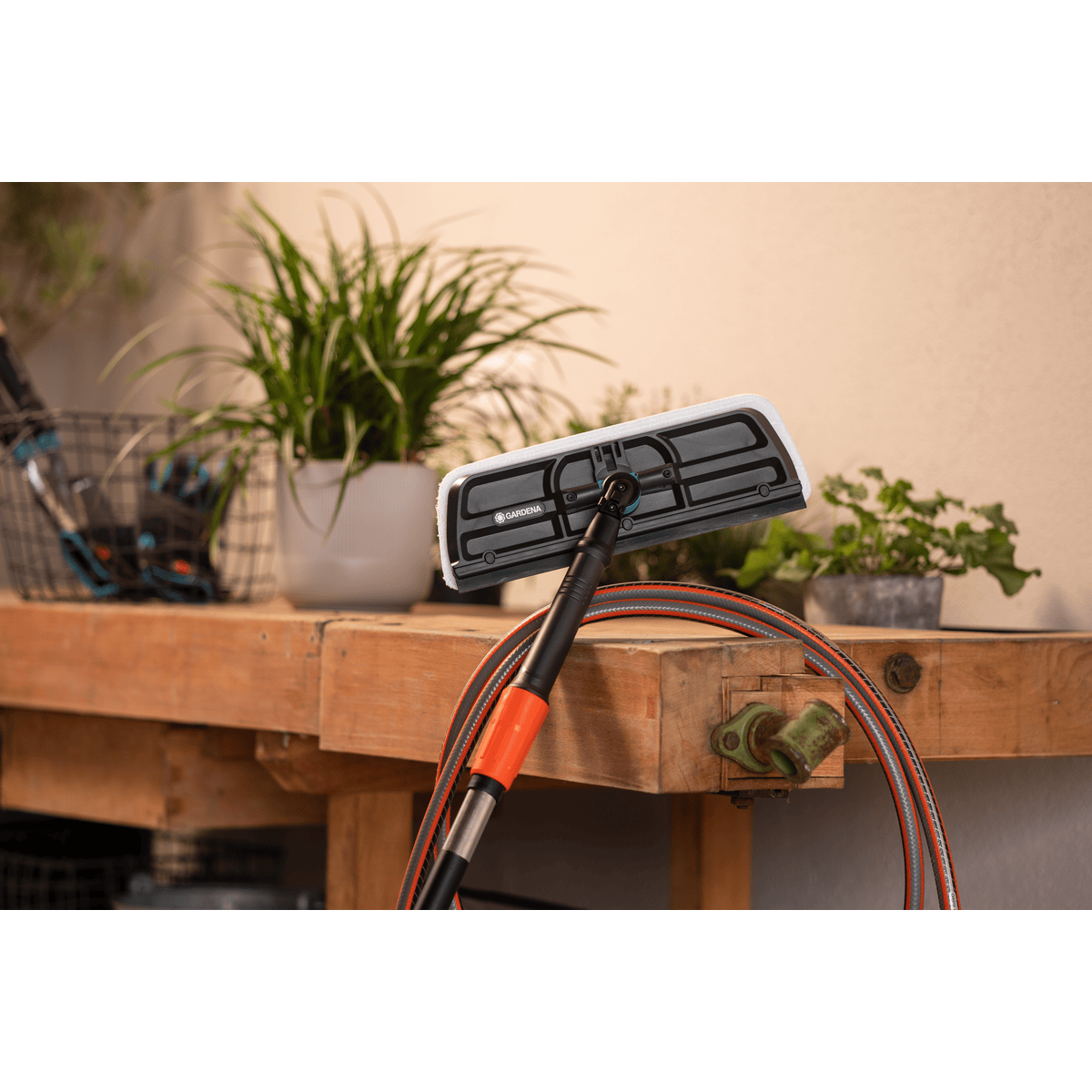 Gardena Cleansystem Fensterwischer mit Wasseranschluss