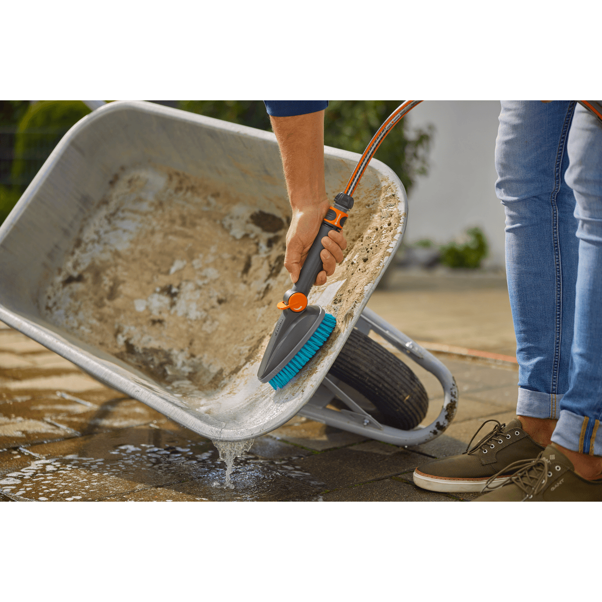 Gardena Cleansystem Handbürste mit Schlauchanschluss