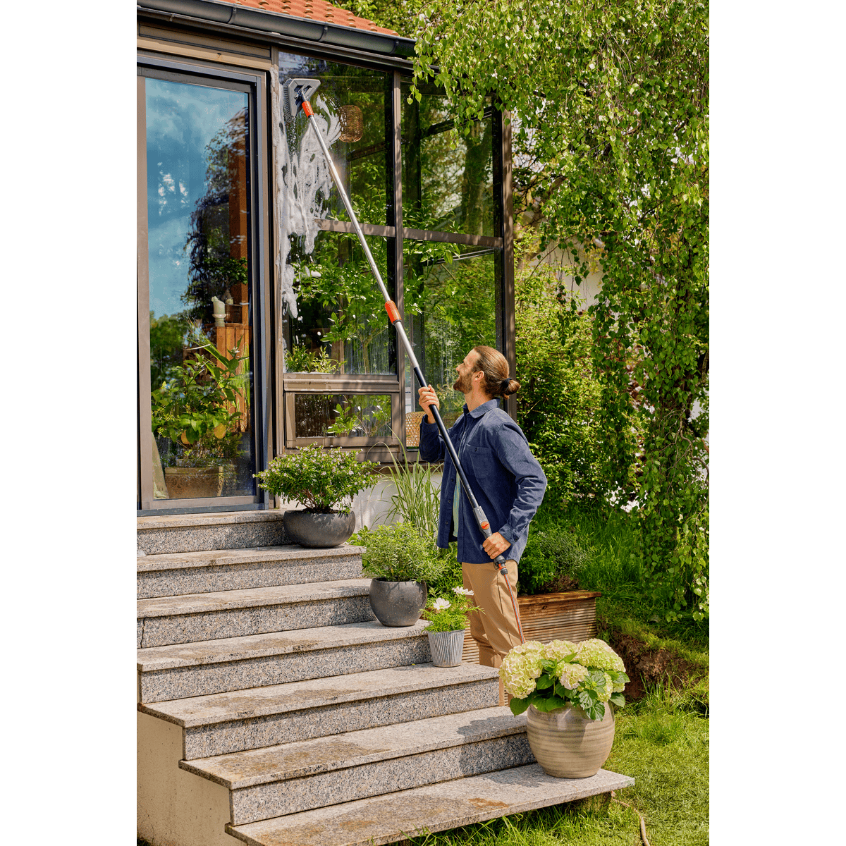 Gardena Cleansystem Waschbürste soft für Stiel, wasserführend