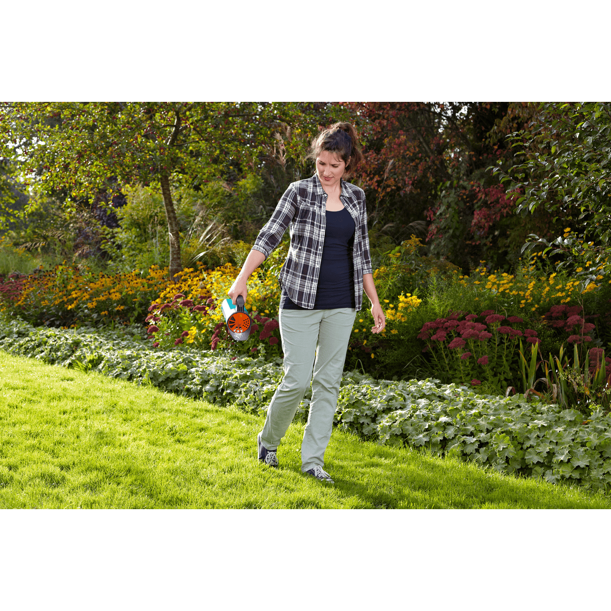 Gardena Handstreuer für Streusalz, Sand und Dünger