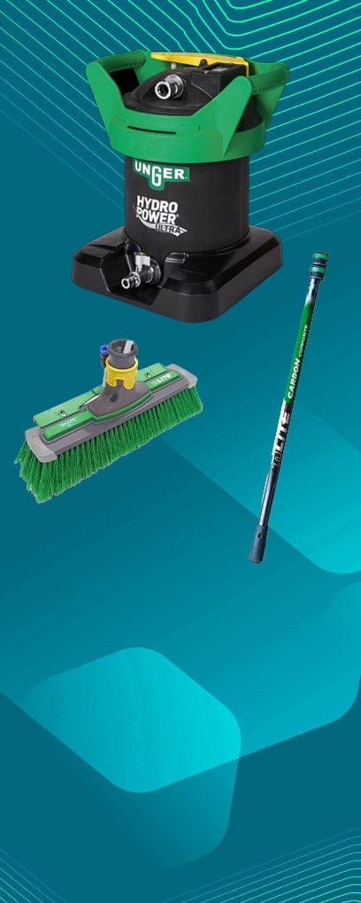 "Reinigungszubehör von Unger: HydroPower-Wasserfilter, Bürste und Teleskopstange auf blauem Hintergrund"