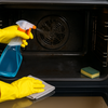 Backofen richtig reinigen – So wirst du eingebrannte Rückstände mühelos los!