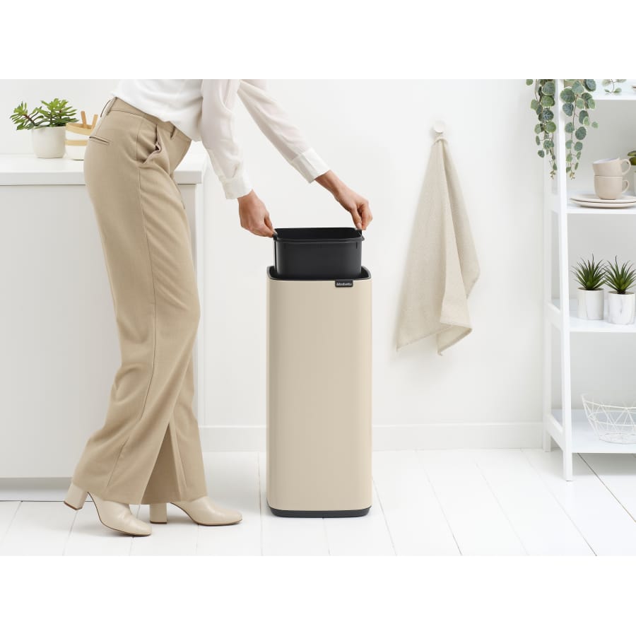 Brabantia Bo Touch Bin Abfalleimer mit Soft-Touch-Öffnung, 30 Liter