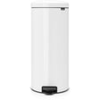 Brabantia NewIcon Treteimer, 30 Liter weiß