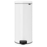 Brabantia NewIcon Treteimer, 30 Liter weiß