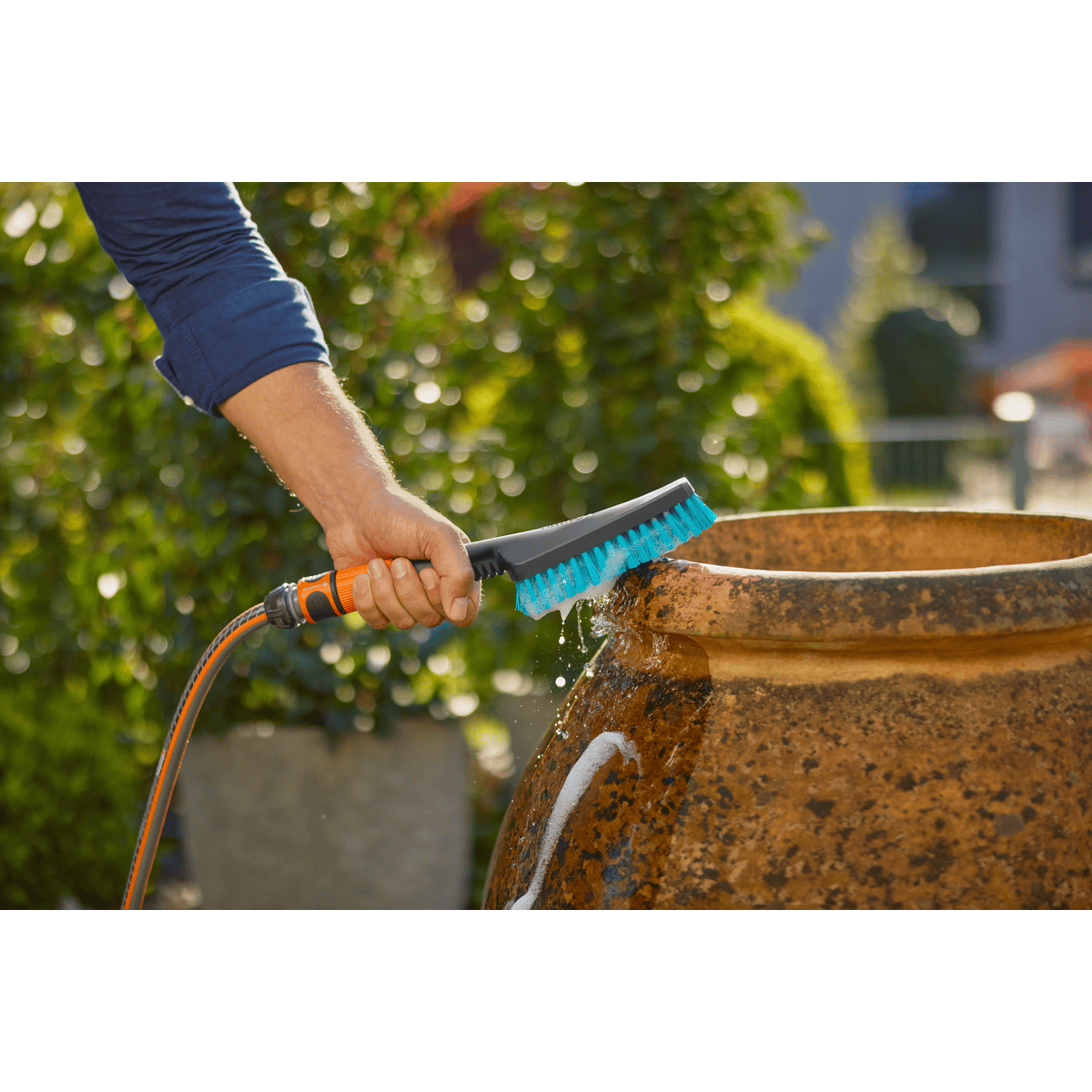 Gardena Cleansystem Handbürste mit Schlauchanschluss