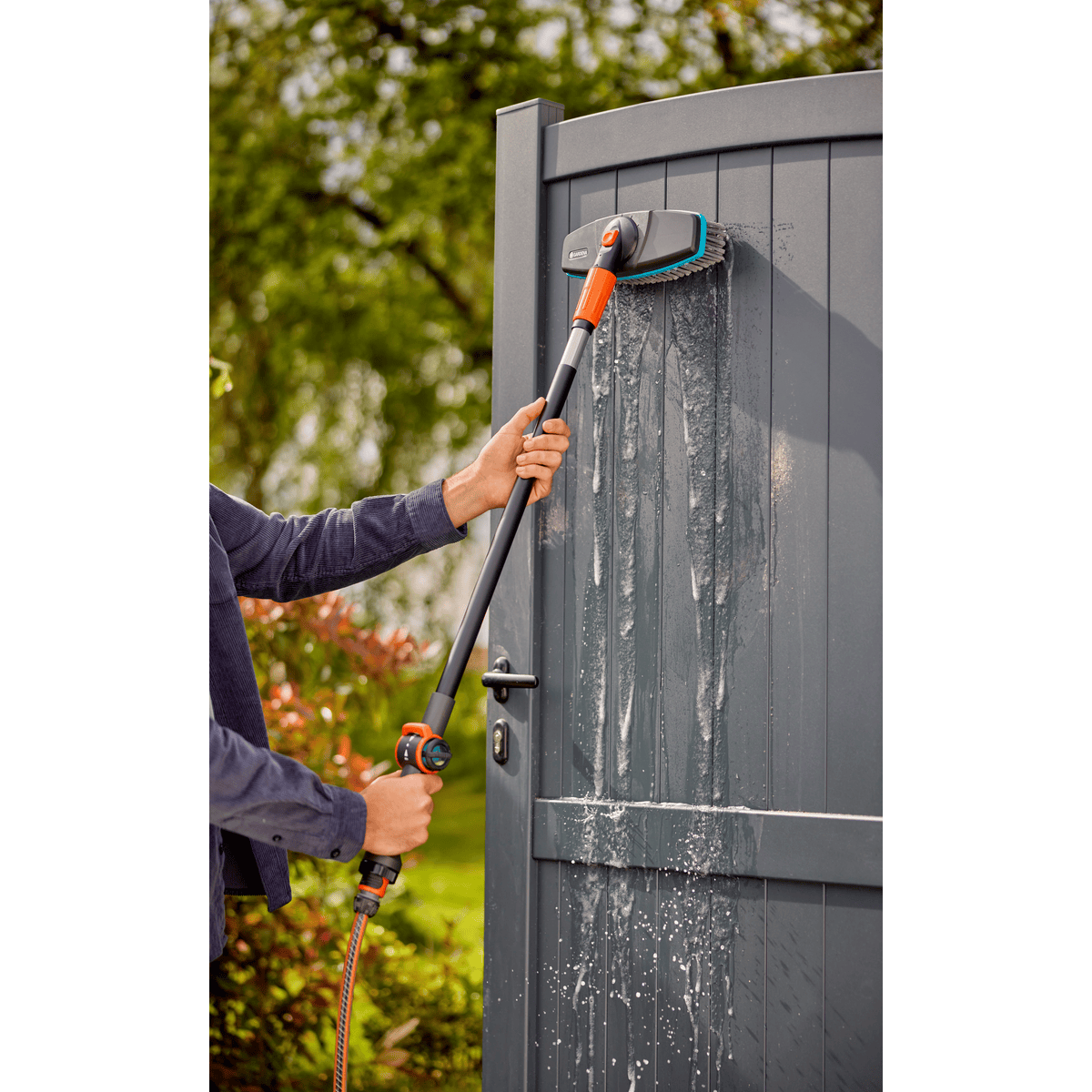 Gardena Cleansystem Waschbürste soft für Stiel, wasserführend