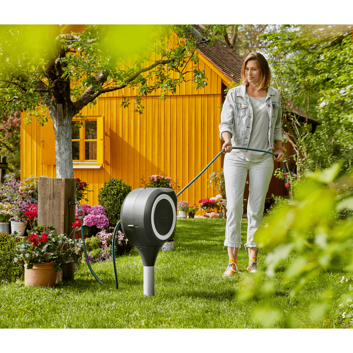 Gardena Garten-Schlauchbox RollUp S mit 15 m Schlauch