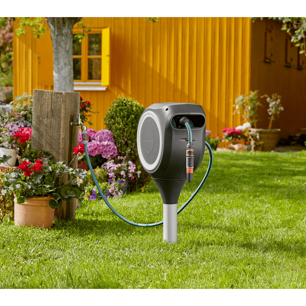 Gardena Garten-Schlauchbox RollUp S mit 15 m Schlauch