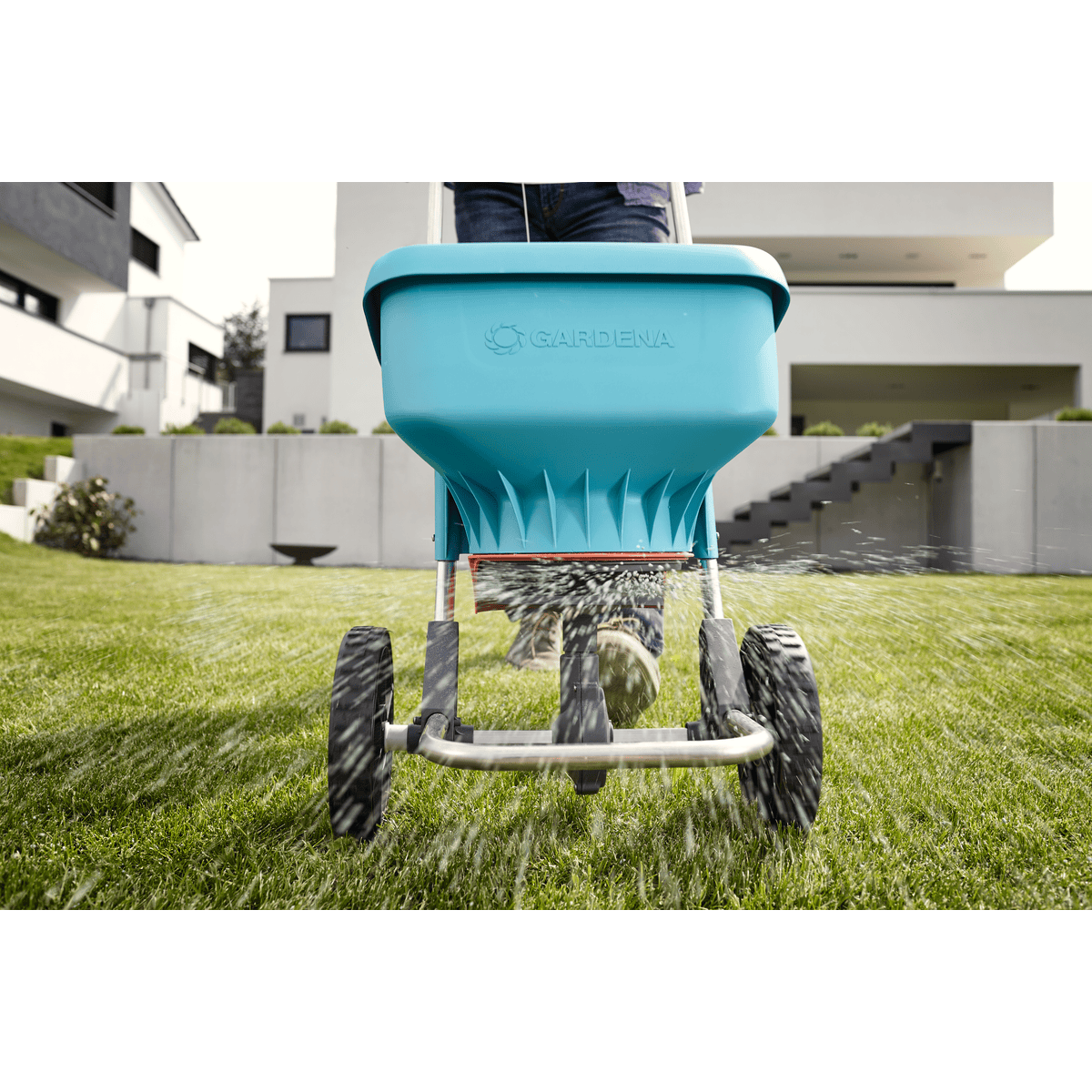 Gardena Streuwagen XL 18 l für Streusalz, Sand und Dünger