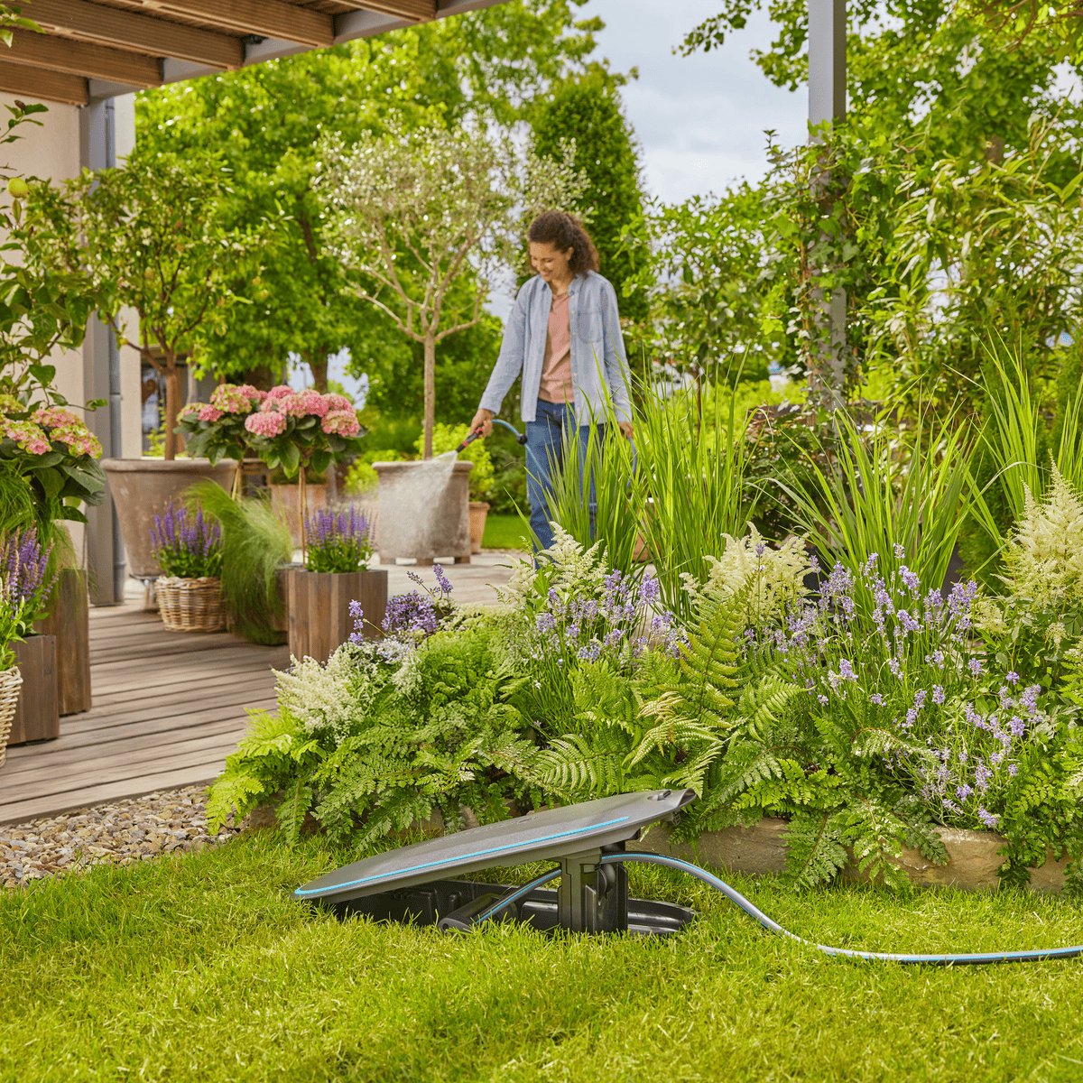 Gardena Undercover Schlauchbox RollUp M mit 20 m Schlauch