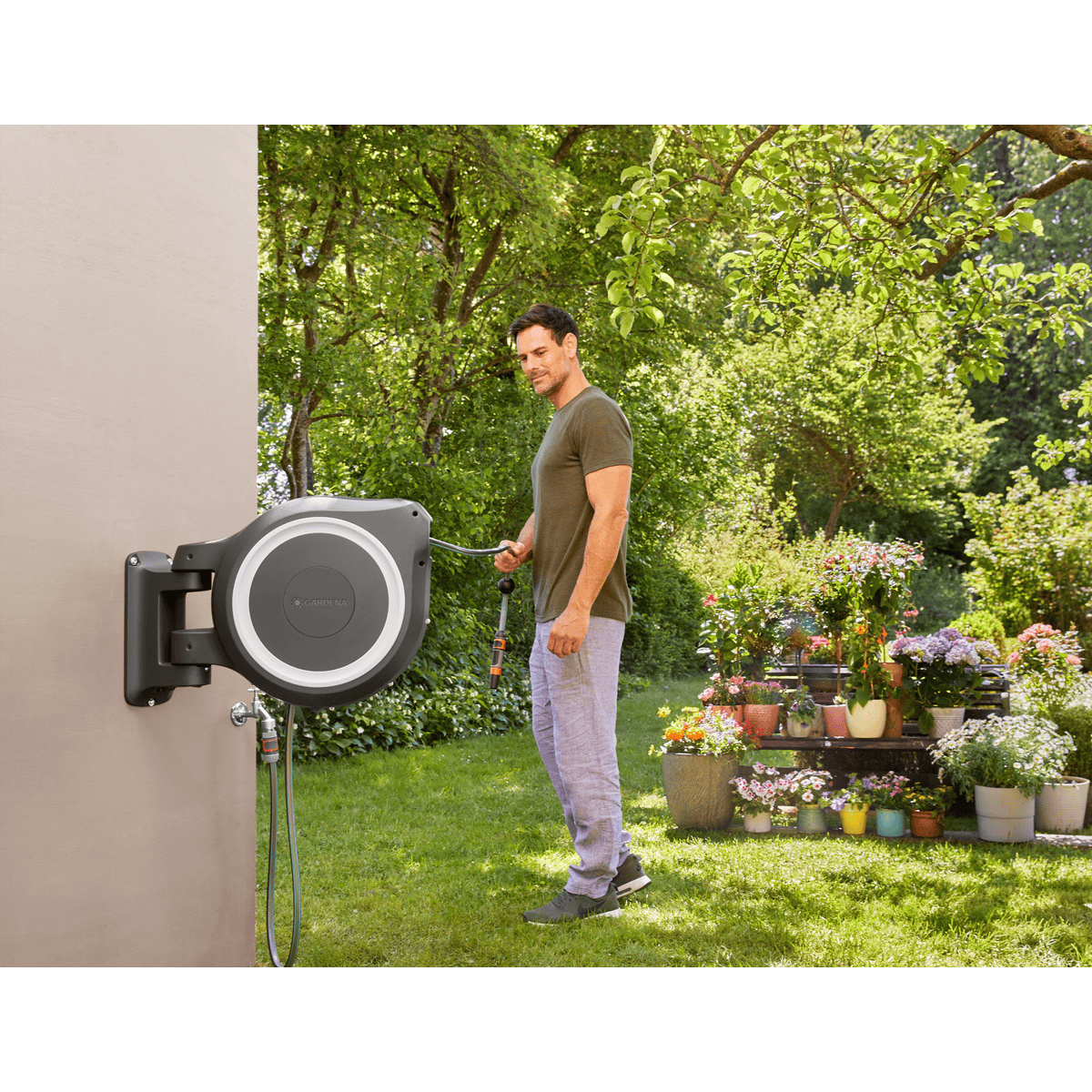 Gardena Wand-Schlauchbox RollUp L mit 30 m Schlauch