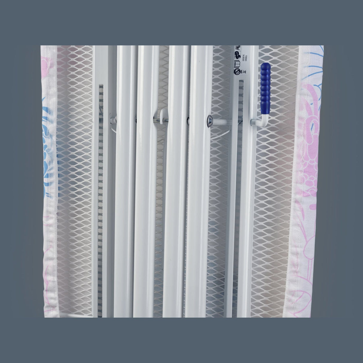 LEIFHEIT Classic M Compact Plus Bügeltisch