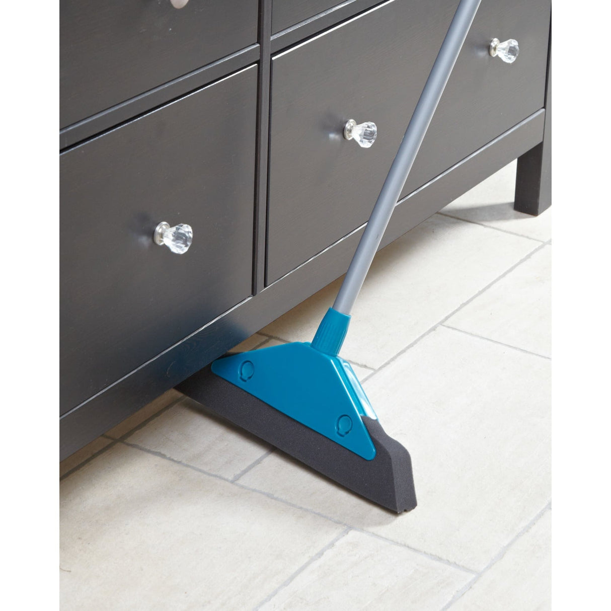 LEIFHEIT Soft & Easy Schaumstoffbesen mit Schraubgewinde